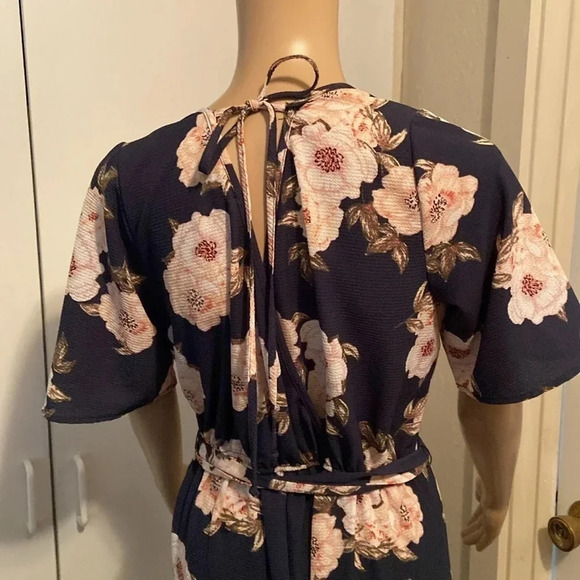 Trixxi jumpsuit, size small blue floral, shirt sleeve - Picture 7 of 10